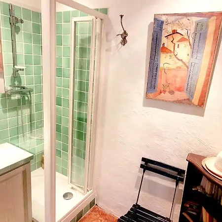 In The Village Centre - Apartment